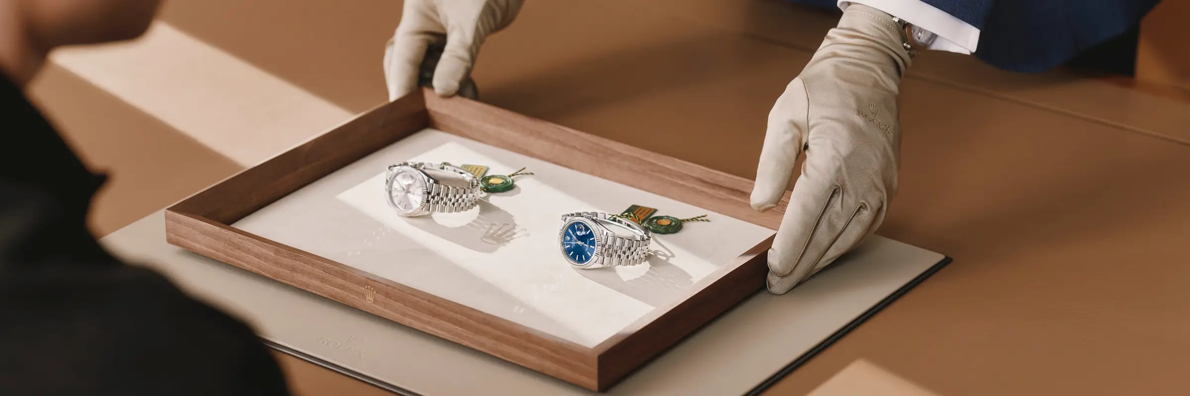 discover-rolex-contact-portrait