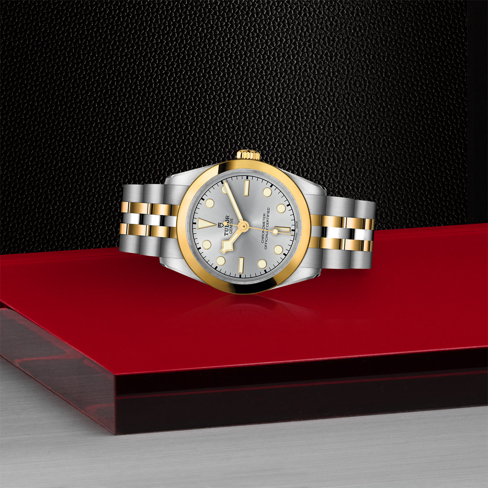 M79603-0002.jpg M79603-0002.jpg