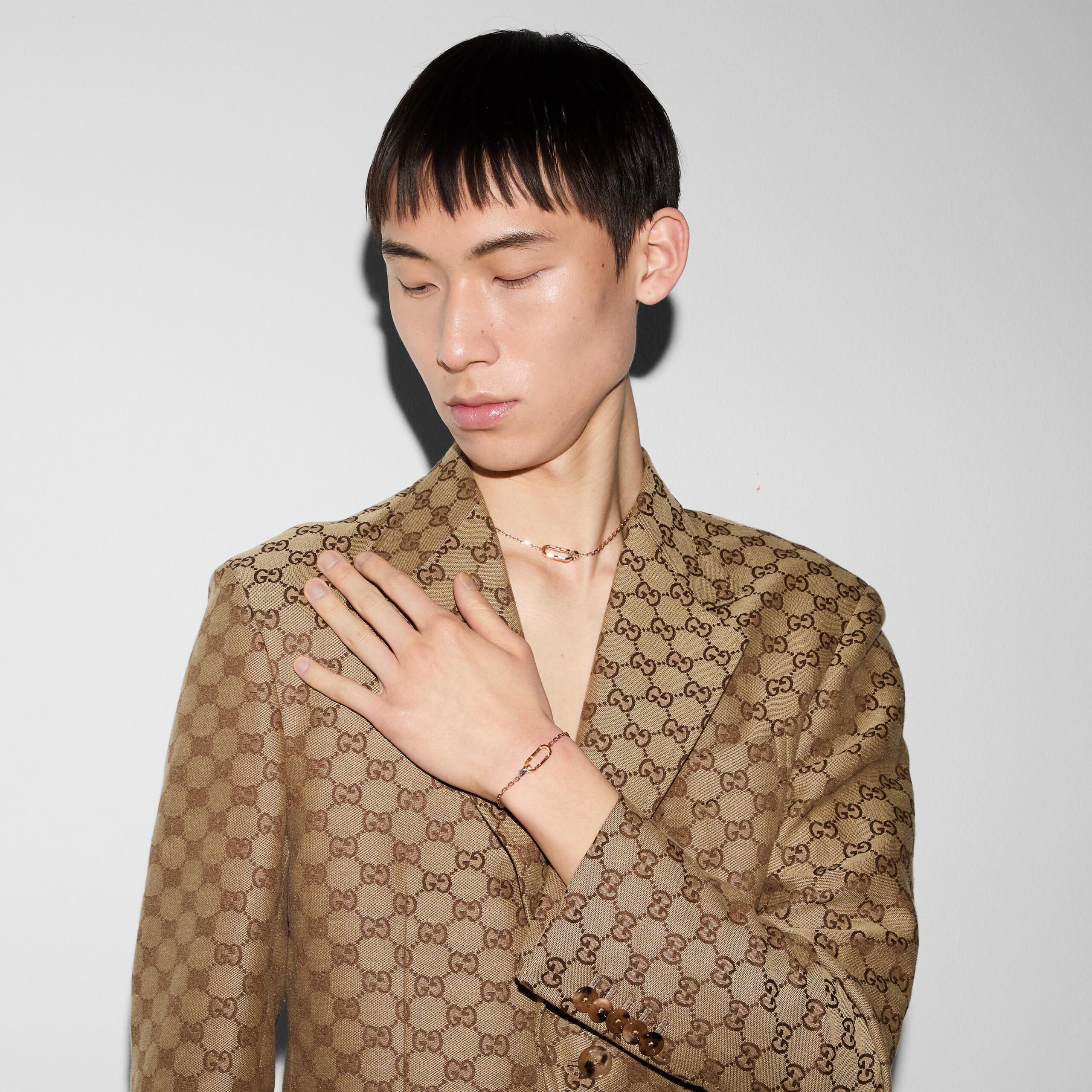 YBA786693002_005.jpg YBA786693002_005.jpg