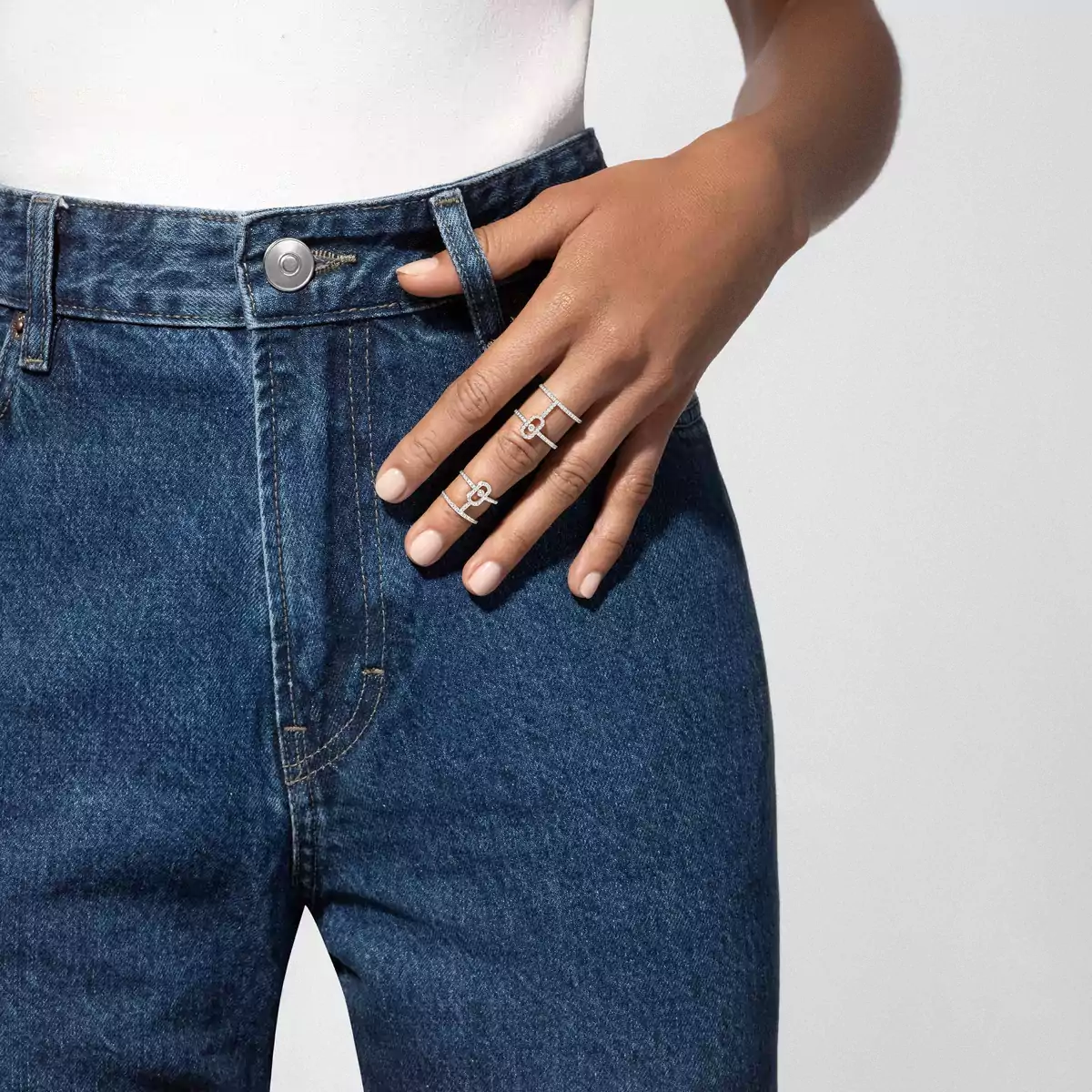 messika_paris_-_bague_double_move_uno_pv_12857_w.webp messika_paris_-_bague_double_move_uno_pv_12857_w.webp