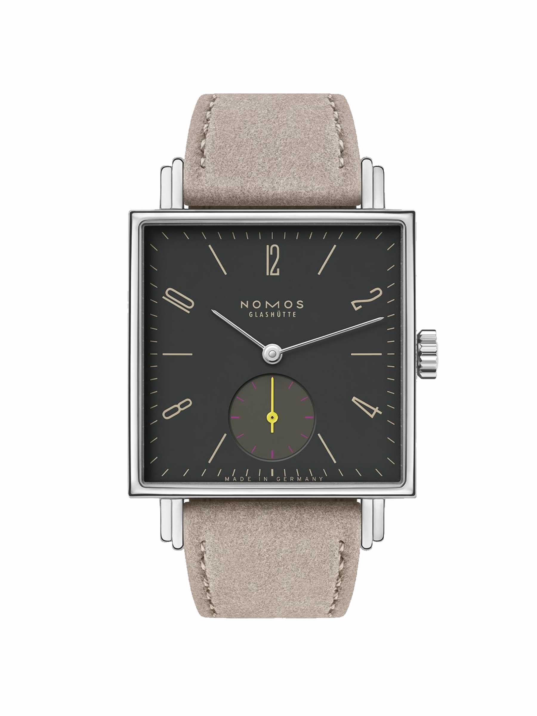 N440_Nomos_Tetra-Basalt.jpg